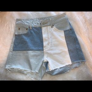 DENIM SHORTS (mixed patching)